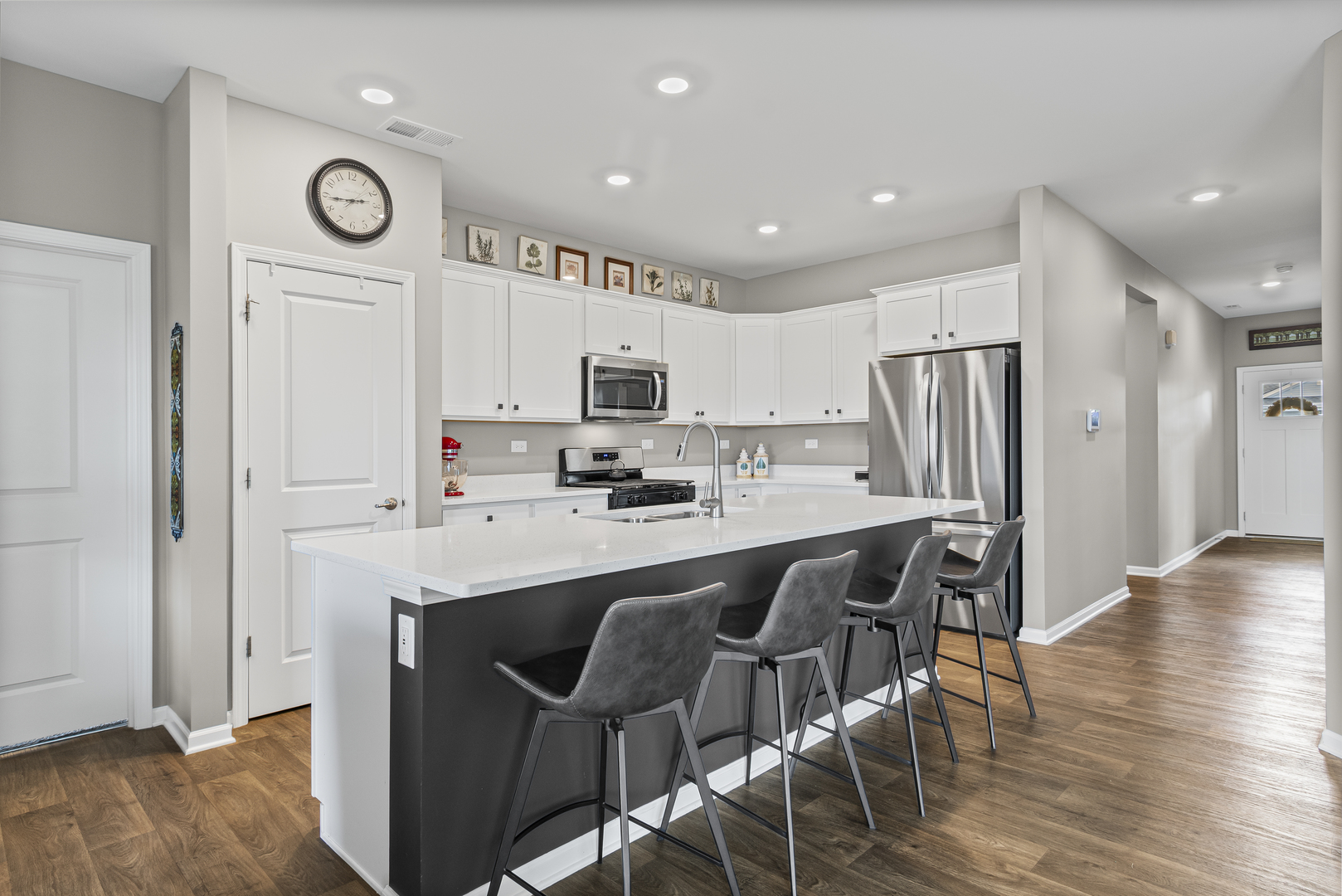 321 Ridley Street, North Aurora, IL 60542