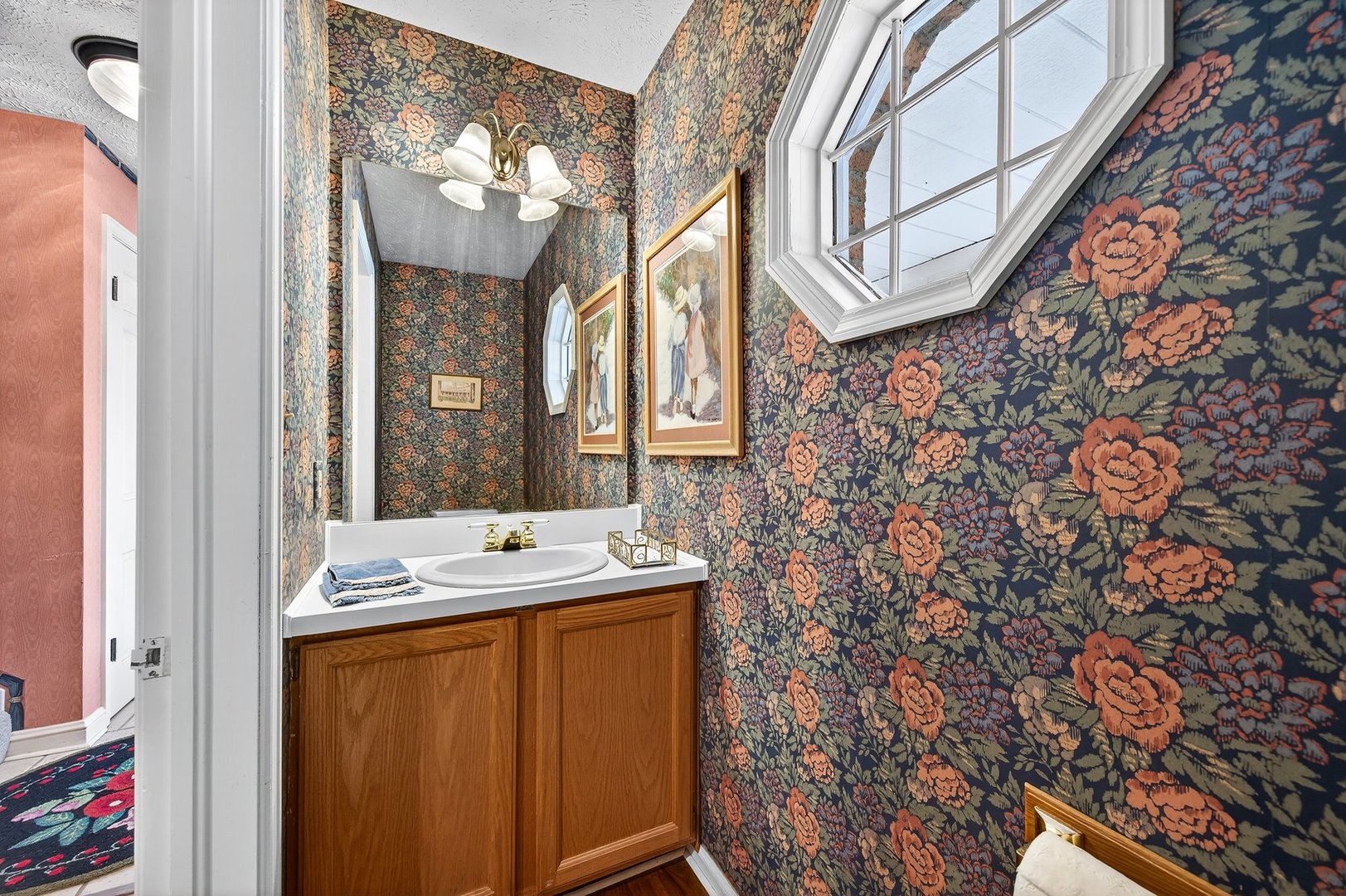 17 Sunset Road, Bloomington, IL 61701