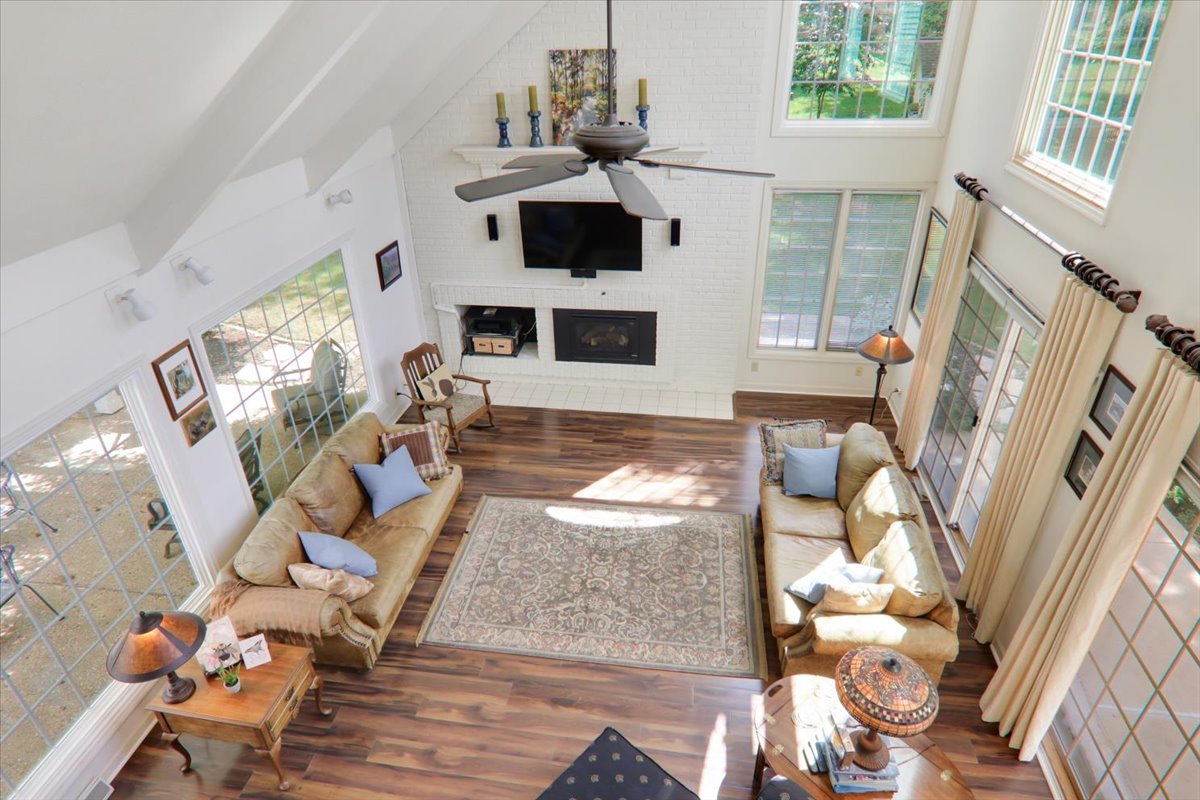 17 Sunset Road, Bloomington, IL 61701