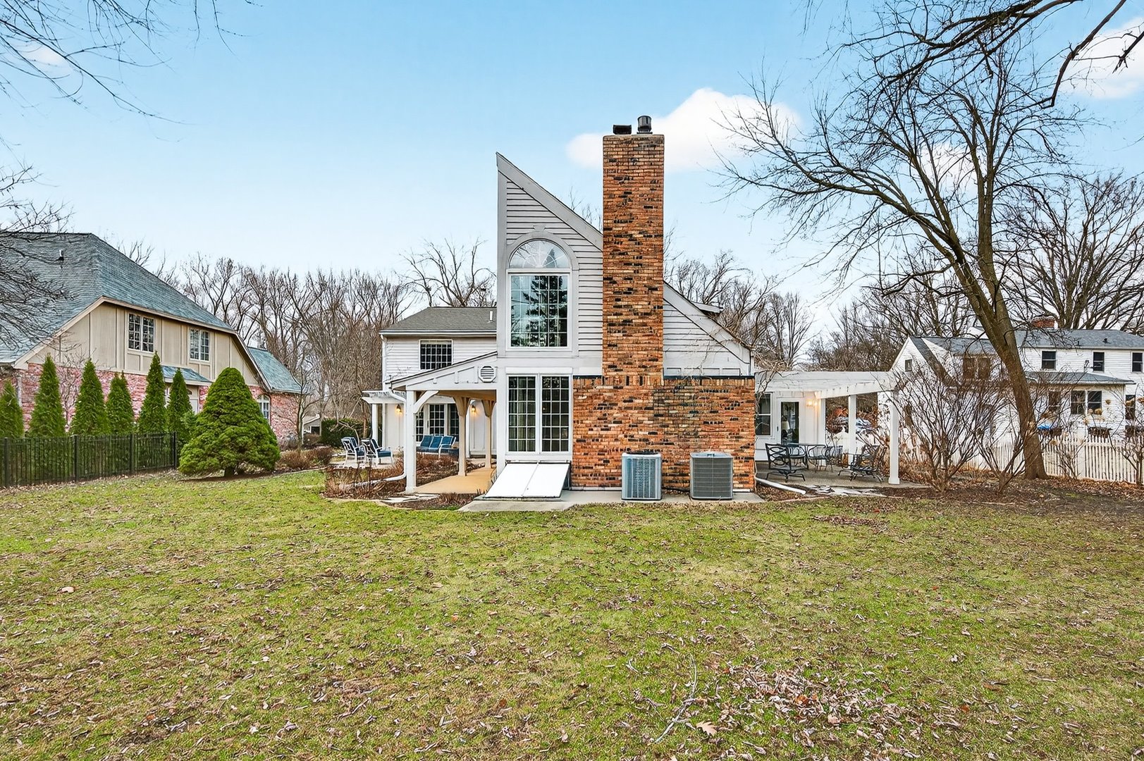 17 Sunset Road, Bloomington, IL 61701