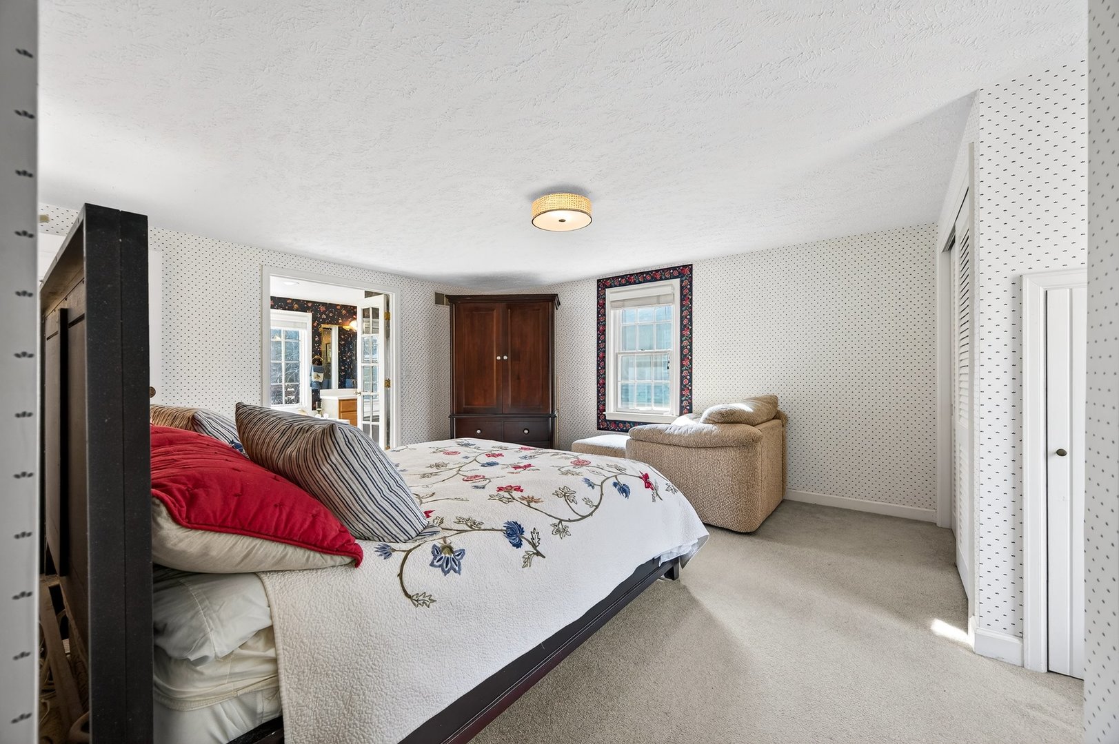 17 Sunset Road, Bloomington, IL 61701