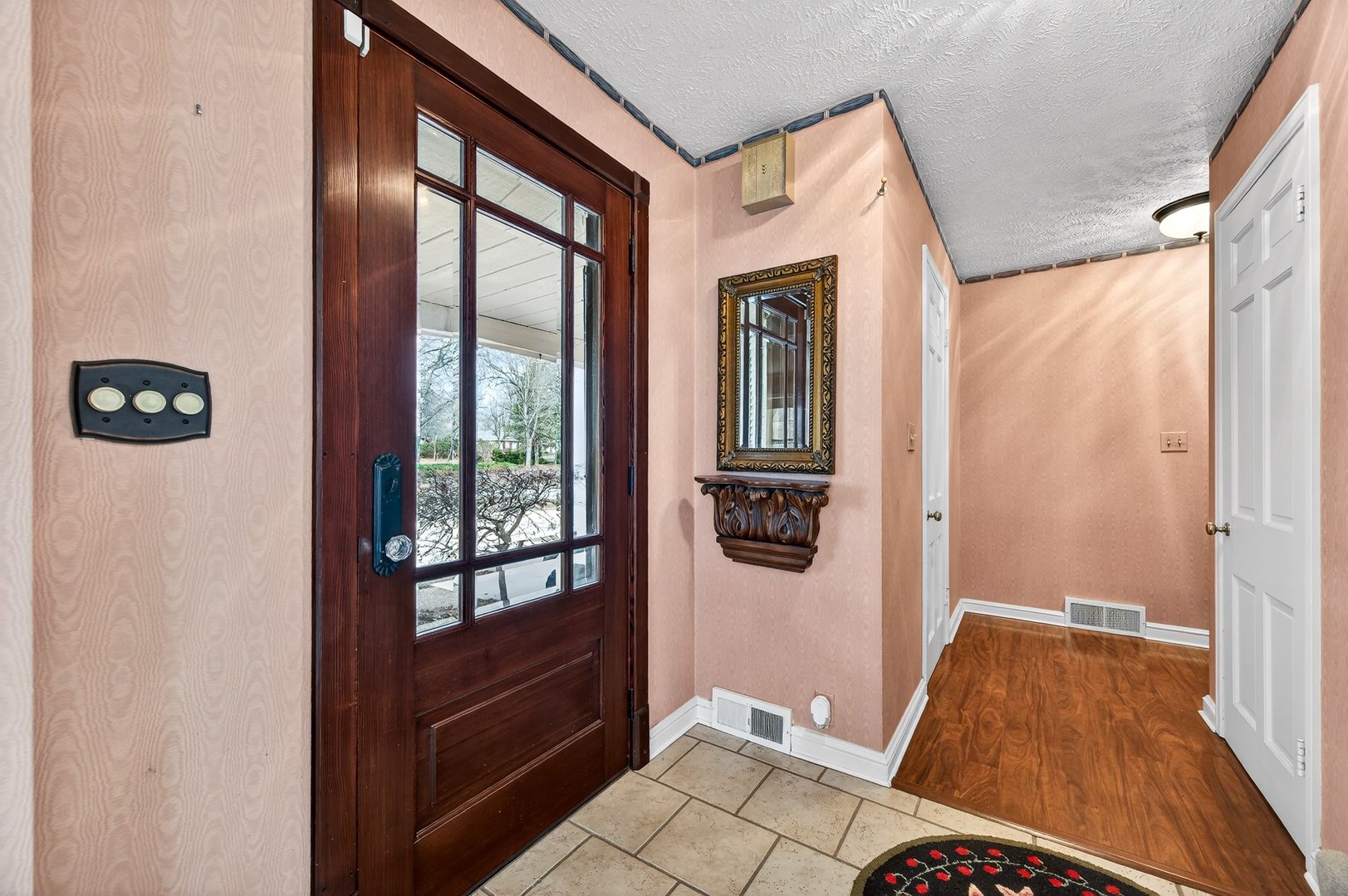 17 Sunset Road, Bloomington, IL 61701