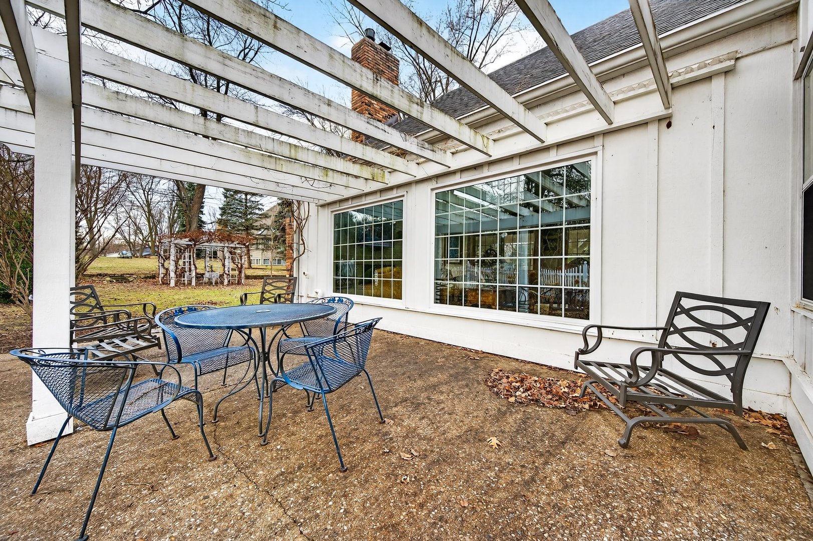 17 Sunset Road, Bloomington, IL 61701