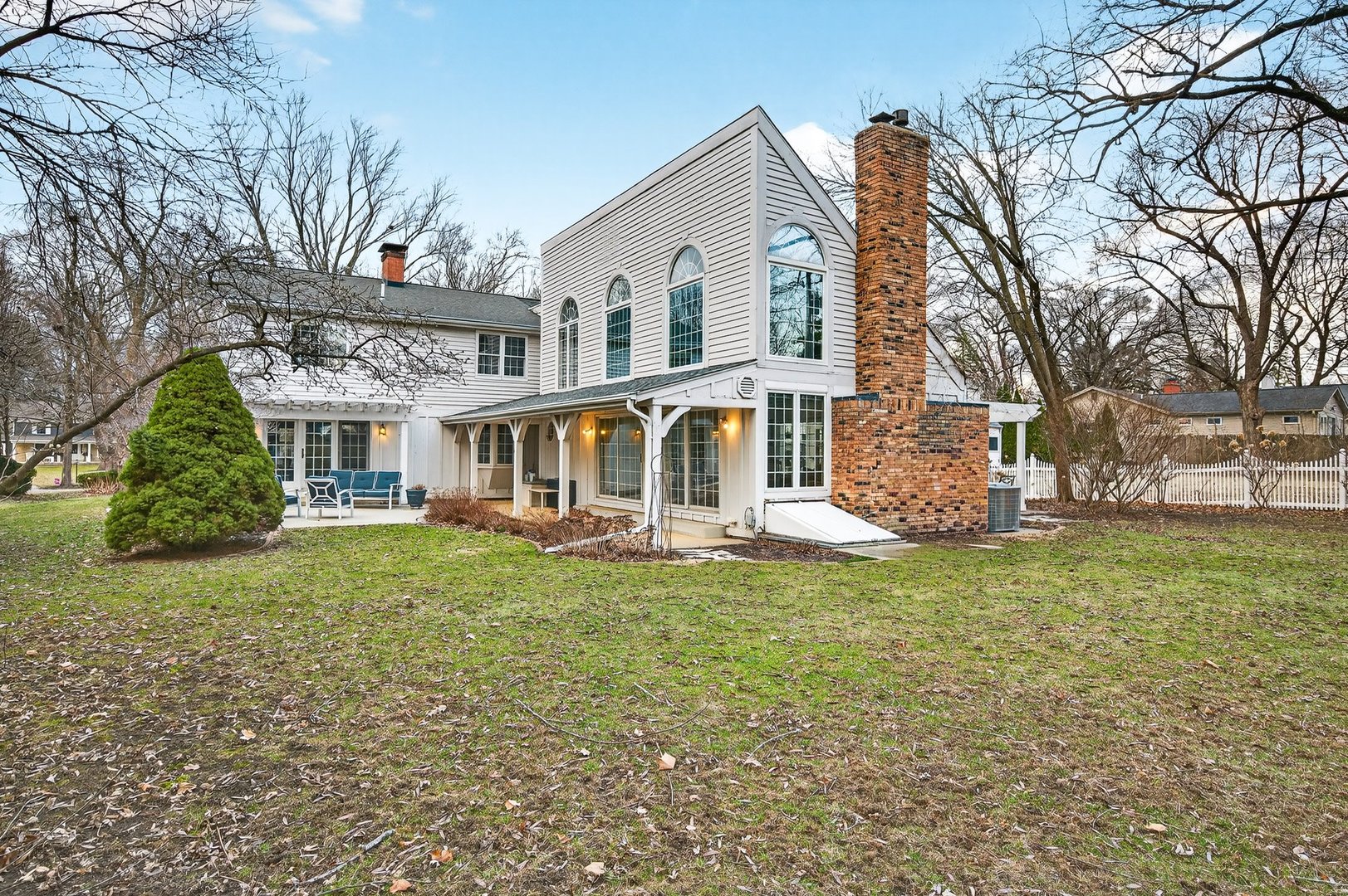 17 Sunset Road, Bloomington, IL 61701