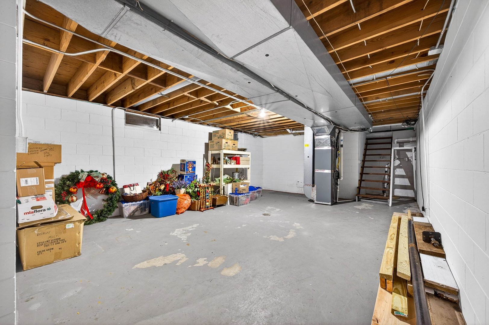 17 Sunset Road, Bloomington, IL 61701