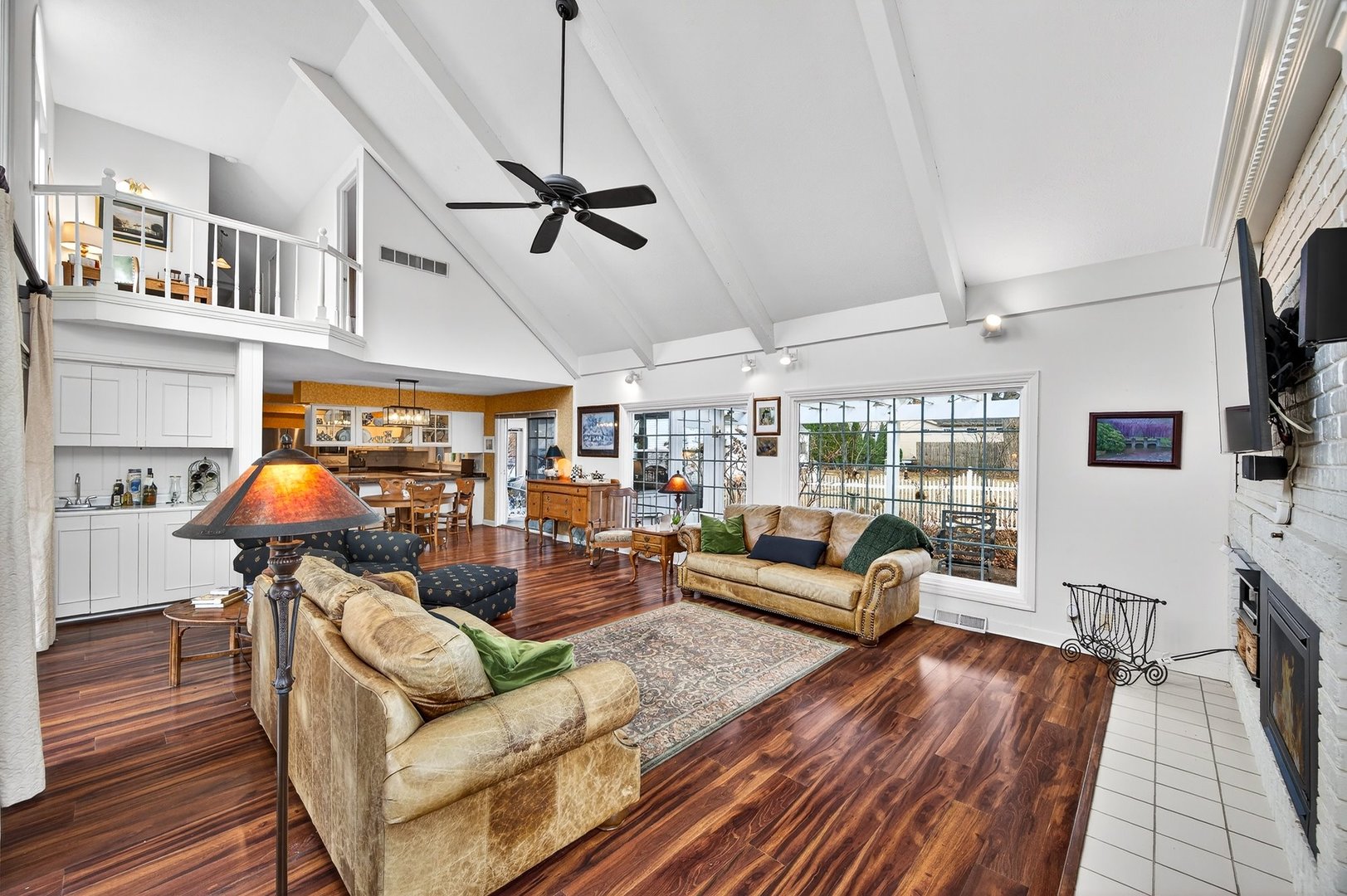 17 Sunset Road, Bloomington, IL 61701