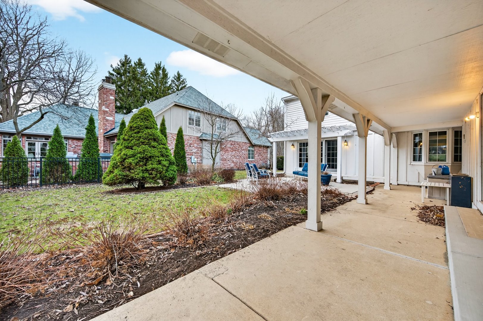 17 Sunset Road, Bloomington, IL 61701