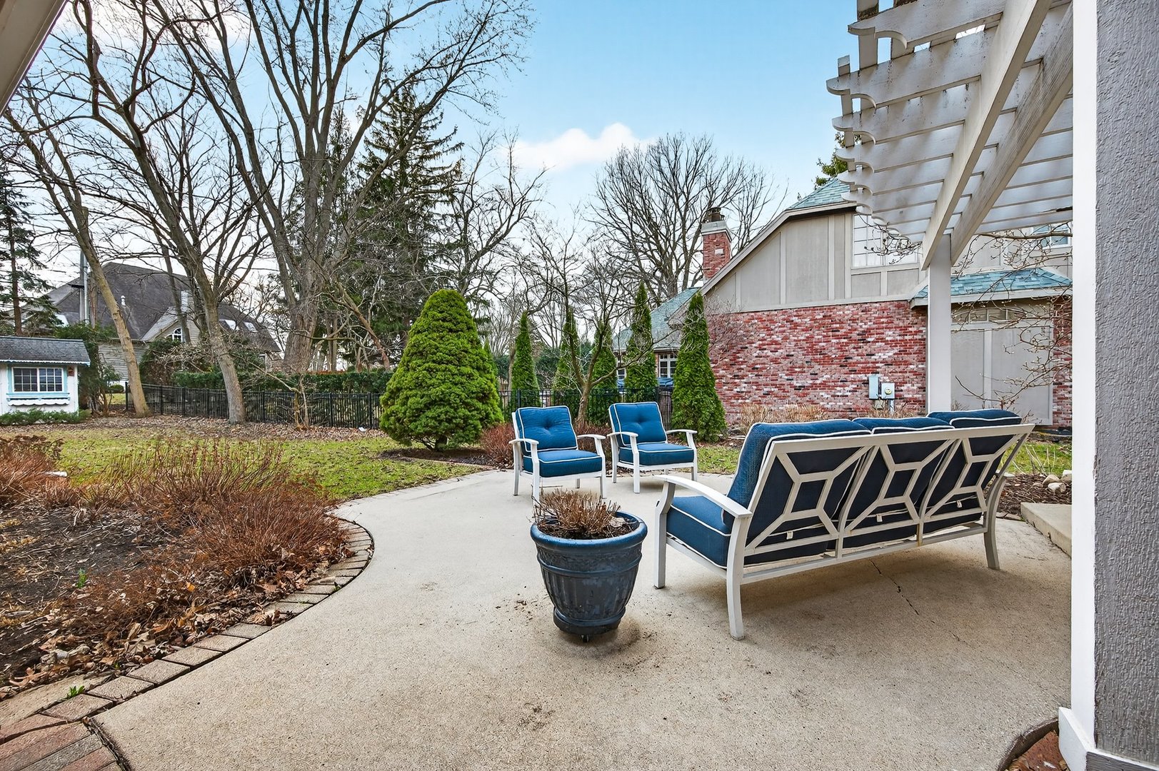 17 Sunset Road, Bloomington, IL 61701