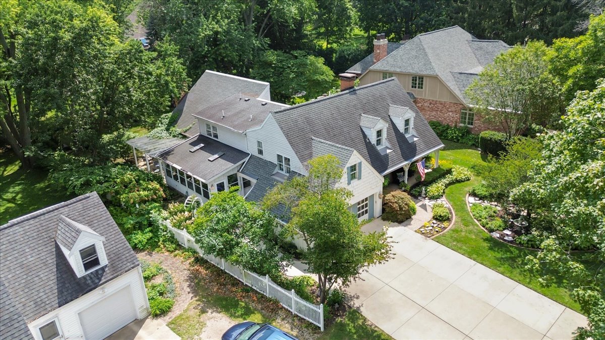 17 Sunset Road, Bloomington, IL 61701