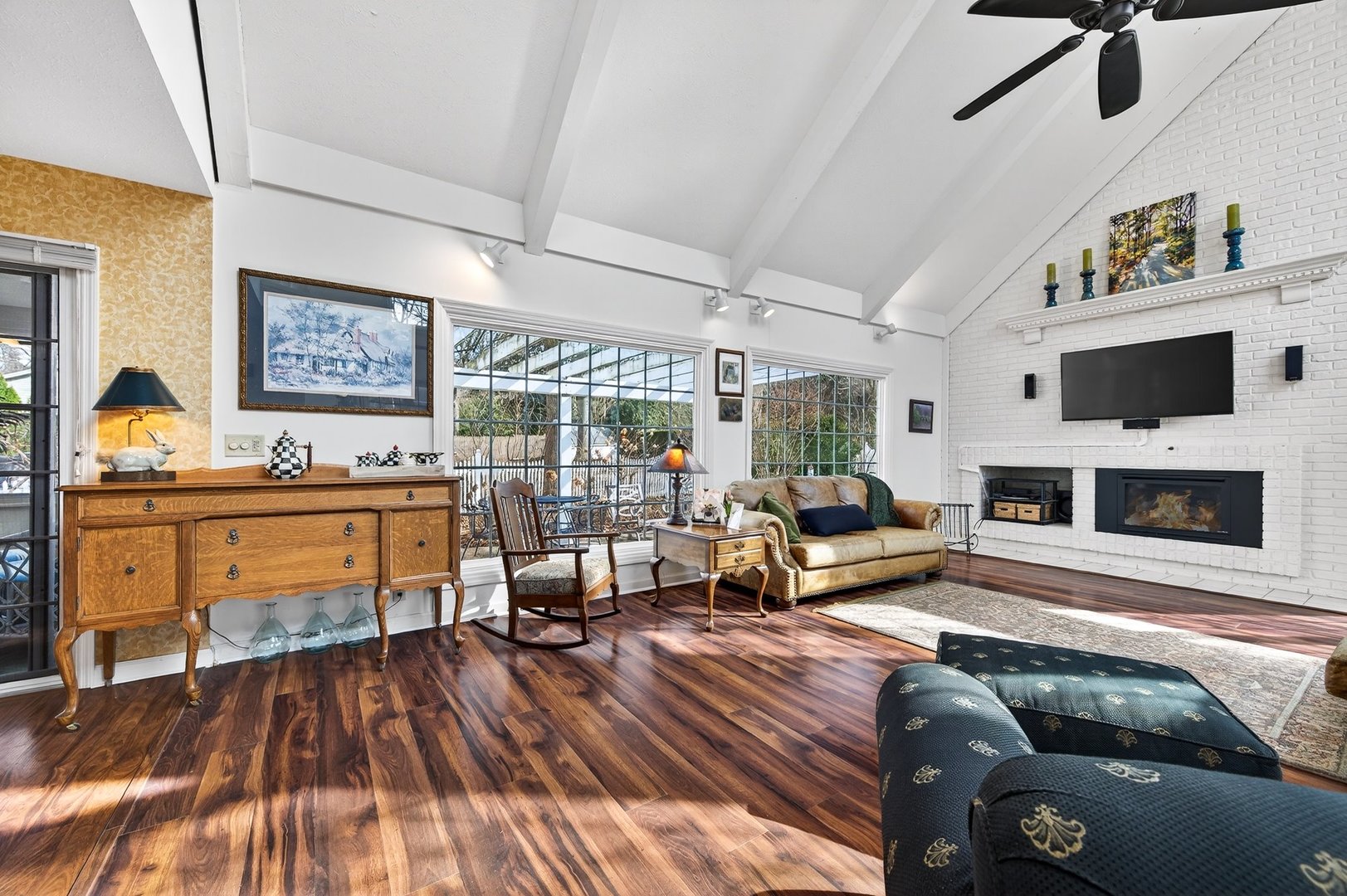 17 Sunset Road, Bloomington, IL 61701