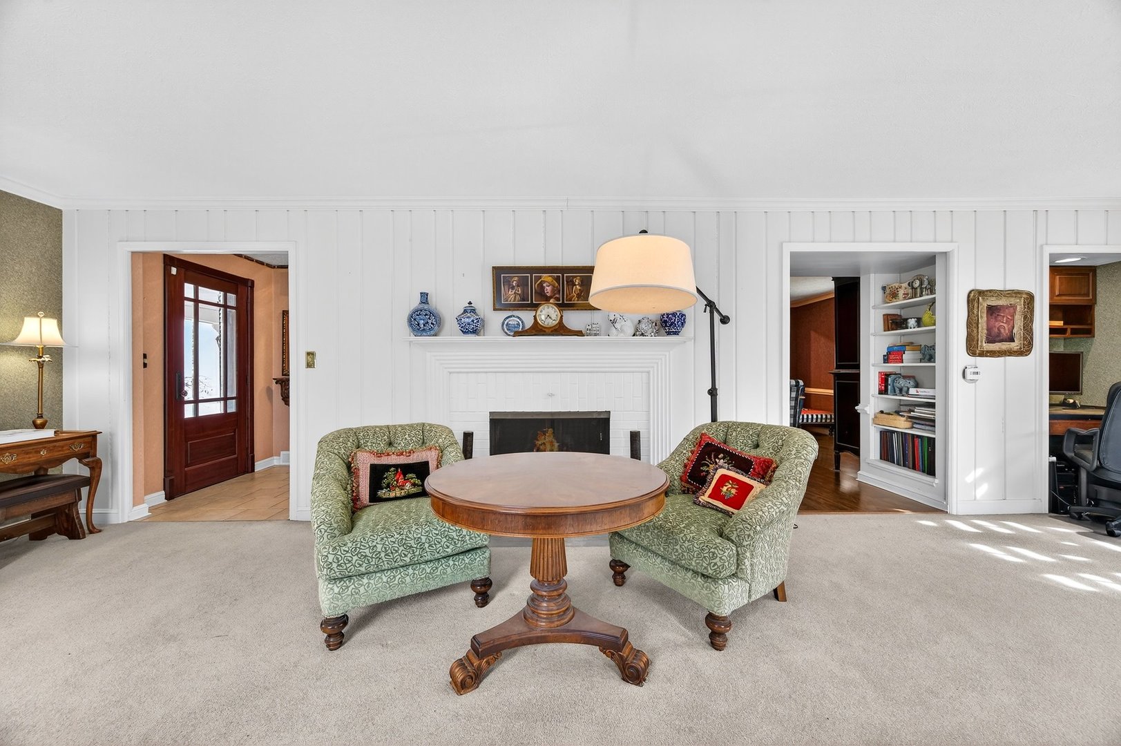 17 Sunset Road, Bloomington, IL 61701