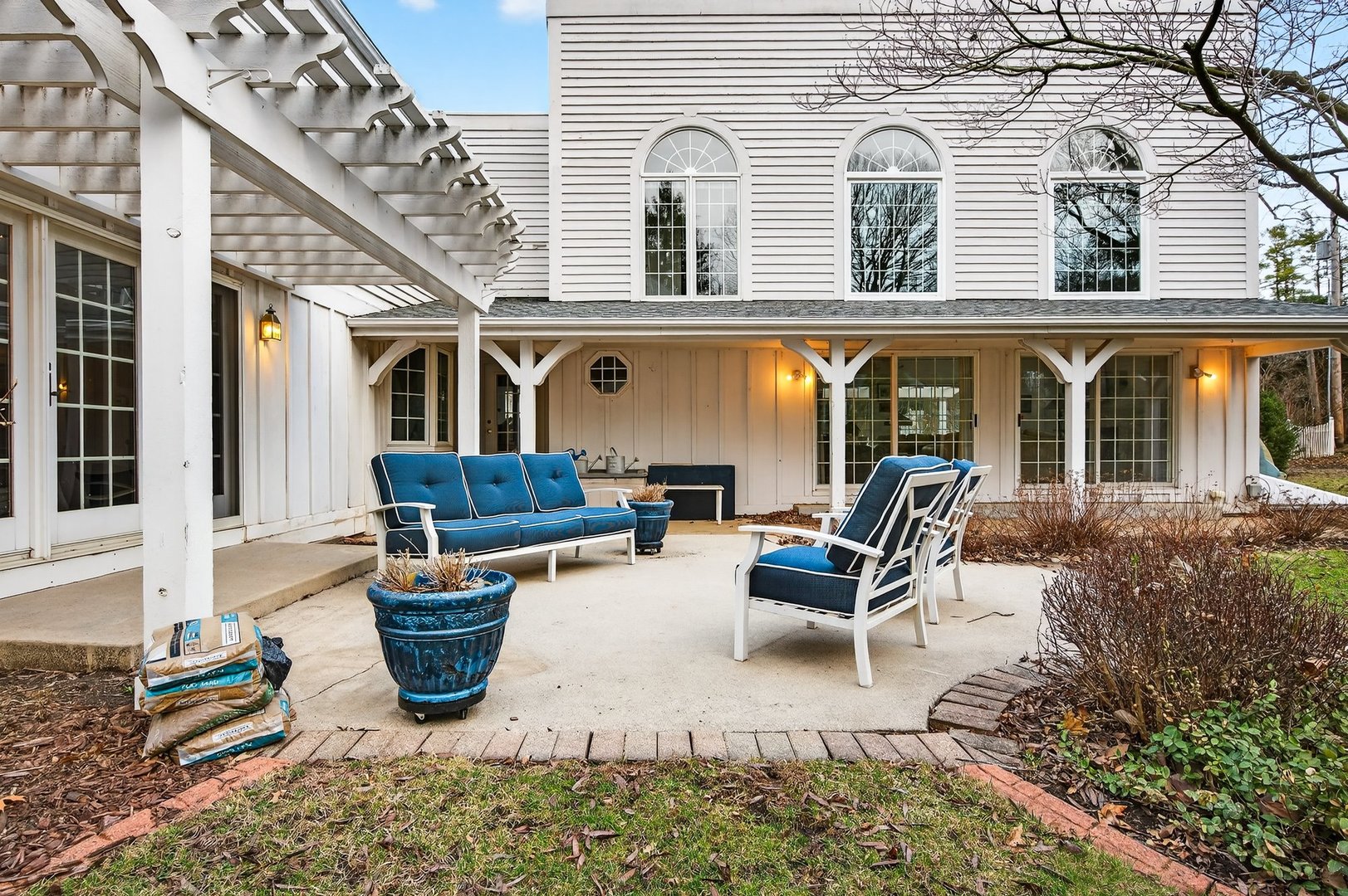 17 Sunset Road, Bloomington, IL 61701