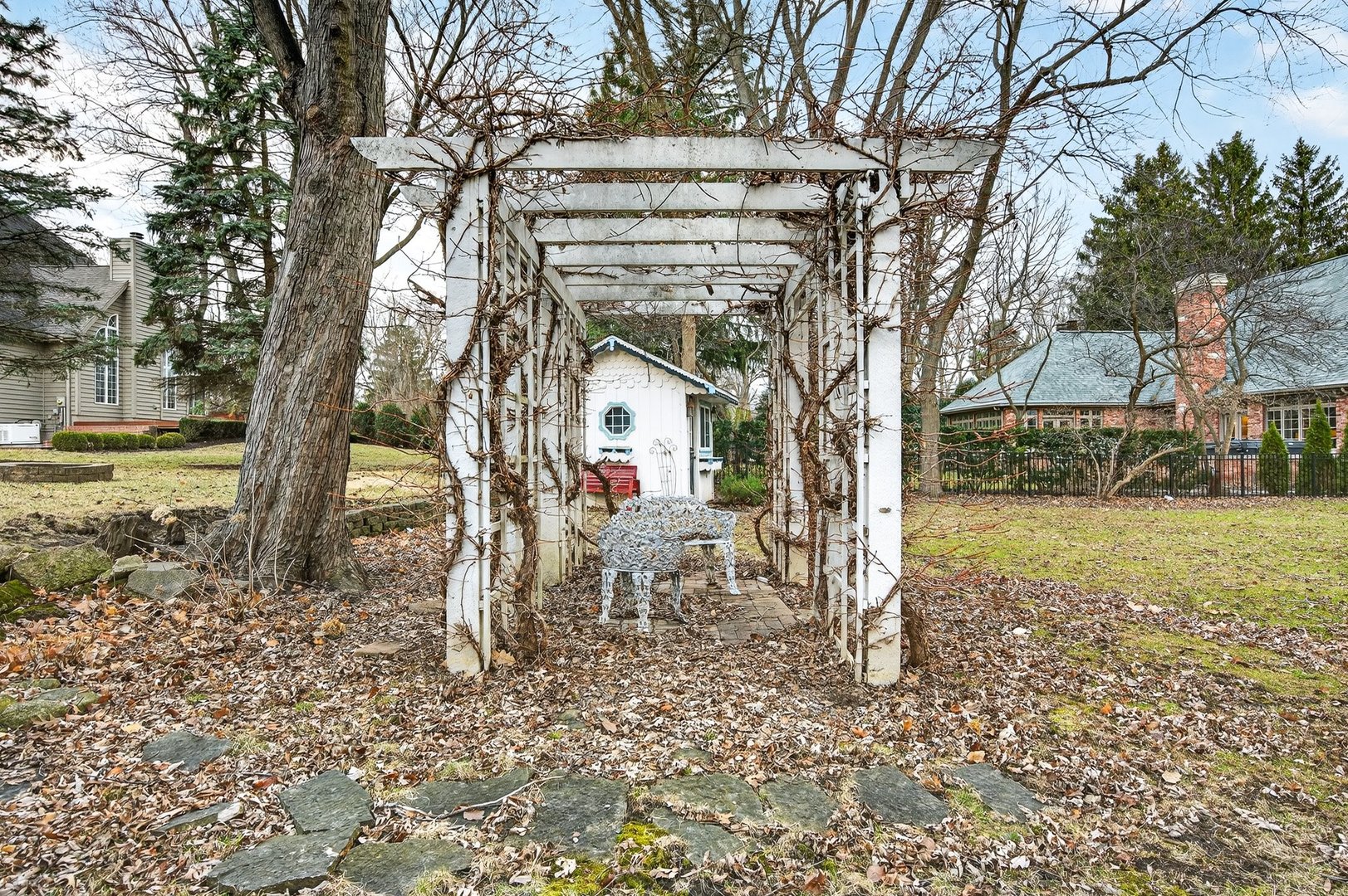 17 Sunset Road, Bloomington, IL 61701