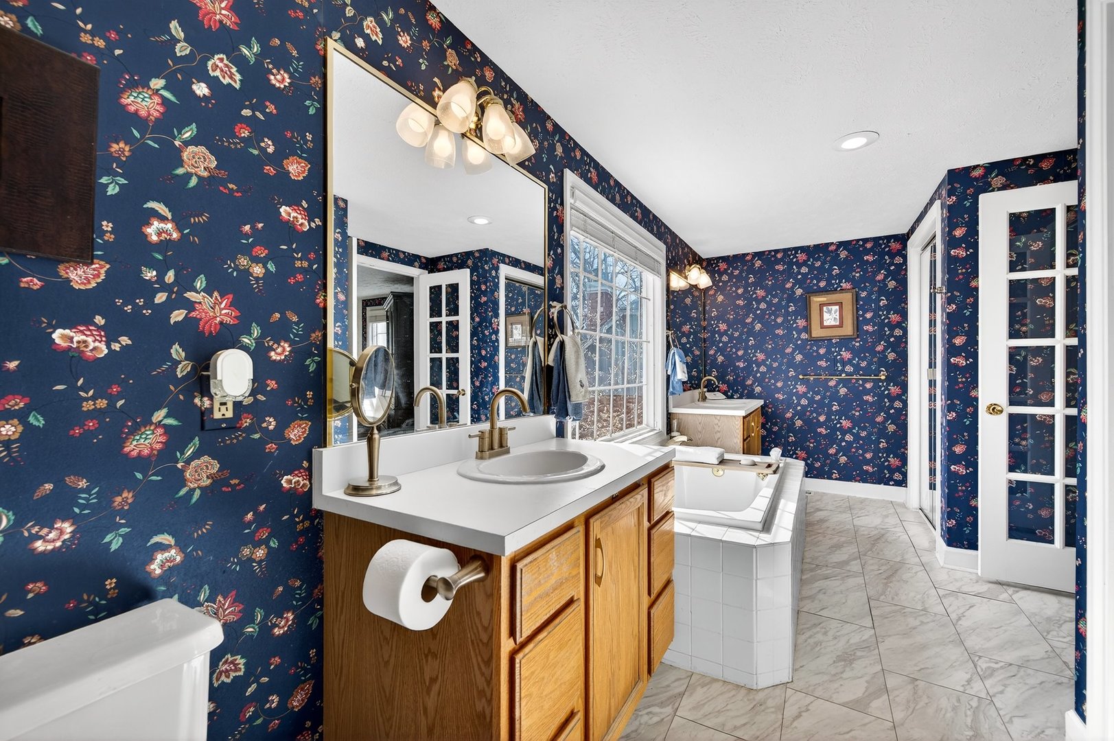 17 Sunset Road, Bloomington, IL 61701