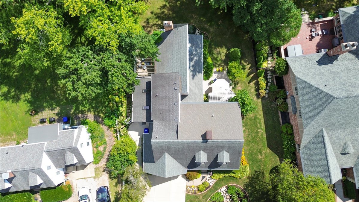 17 Sunset Road, Bloomington, IL 61701