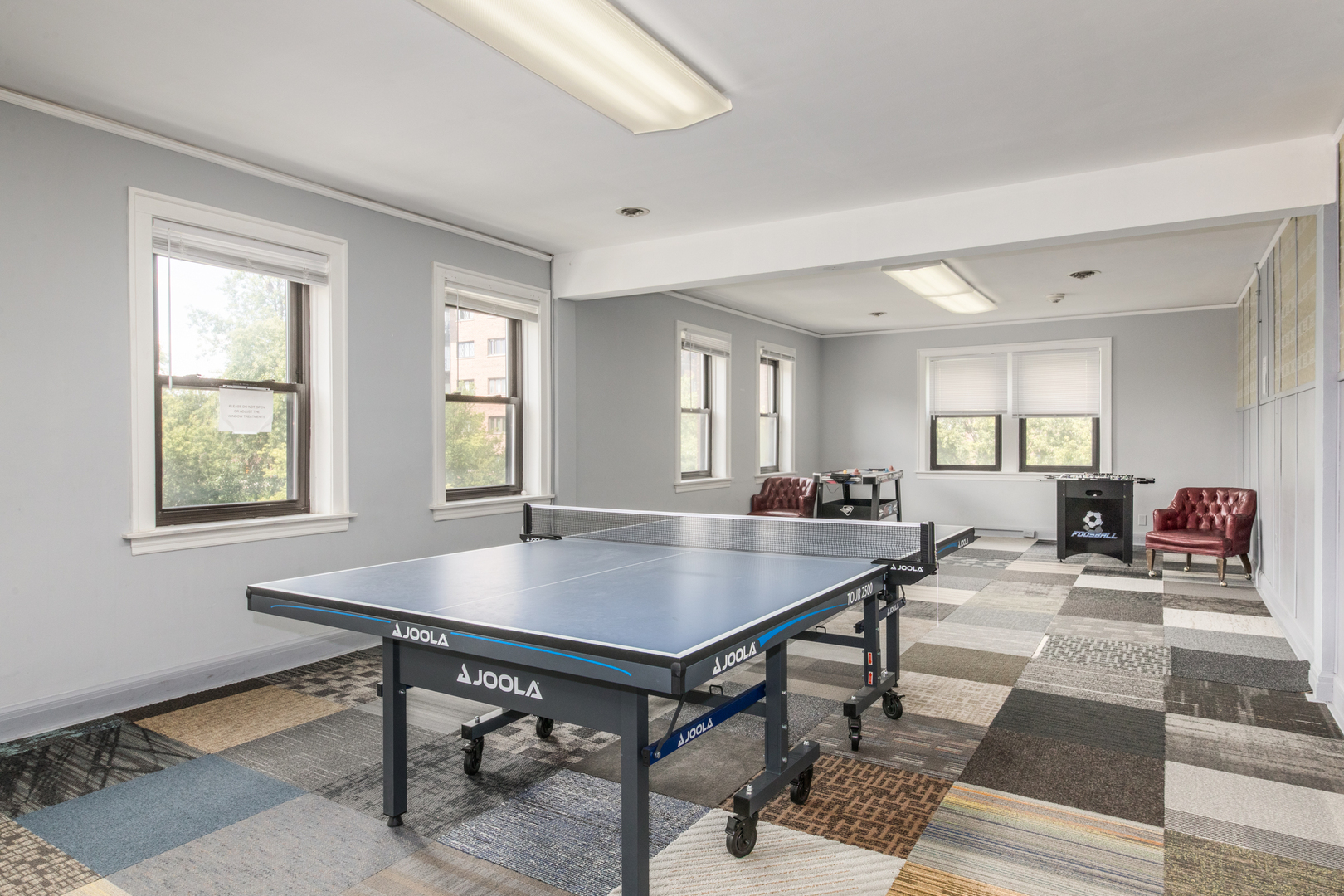 9395 Landings Lane #302, Des Plaines, IL 60016