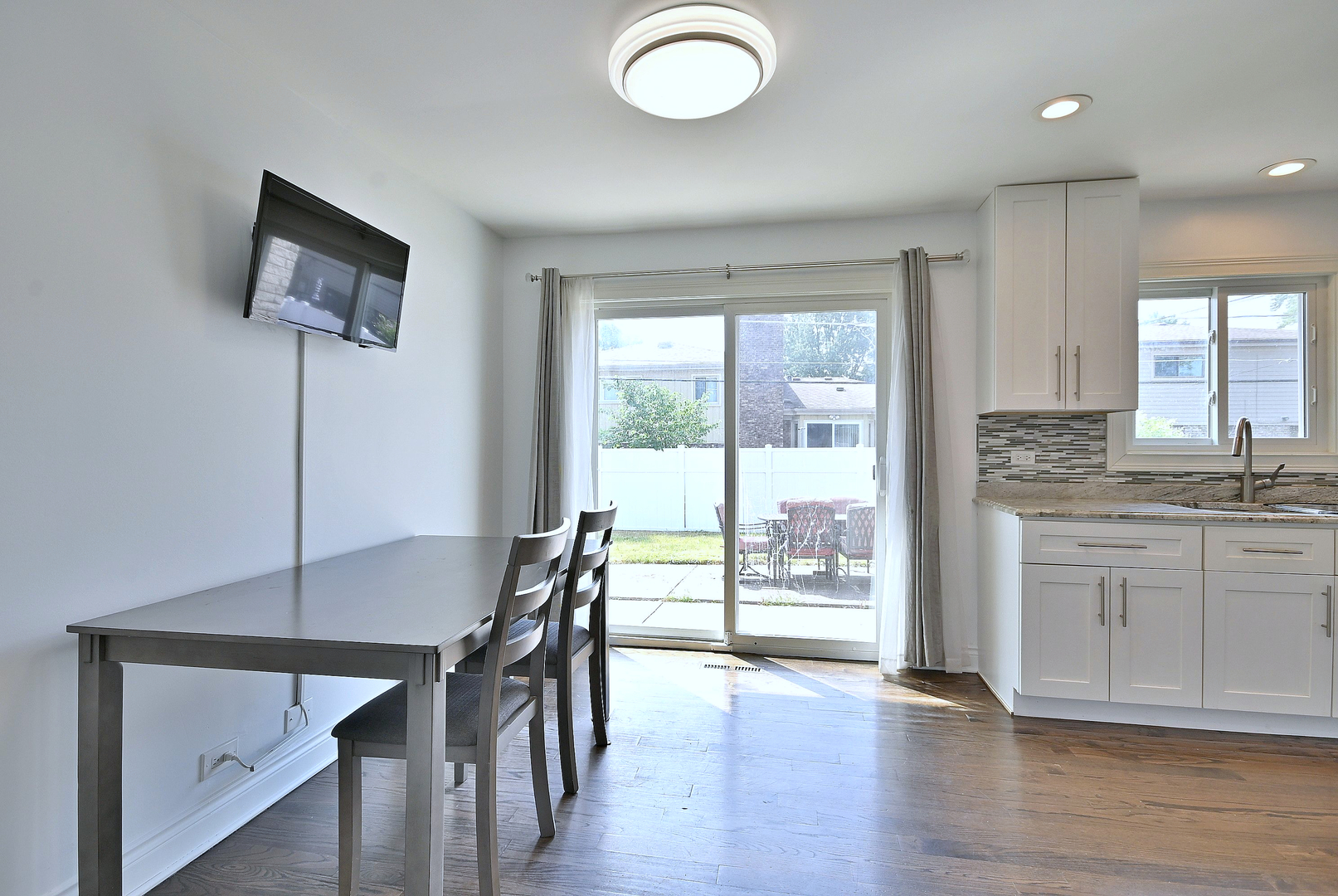 7701 Lake Street, Morton Grove, IL 60053