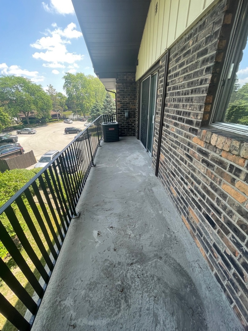 5204 Midlothian Turnpike #222, Crestwood, IL 60418