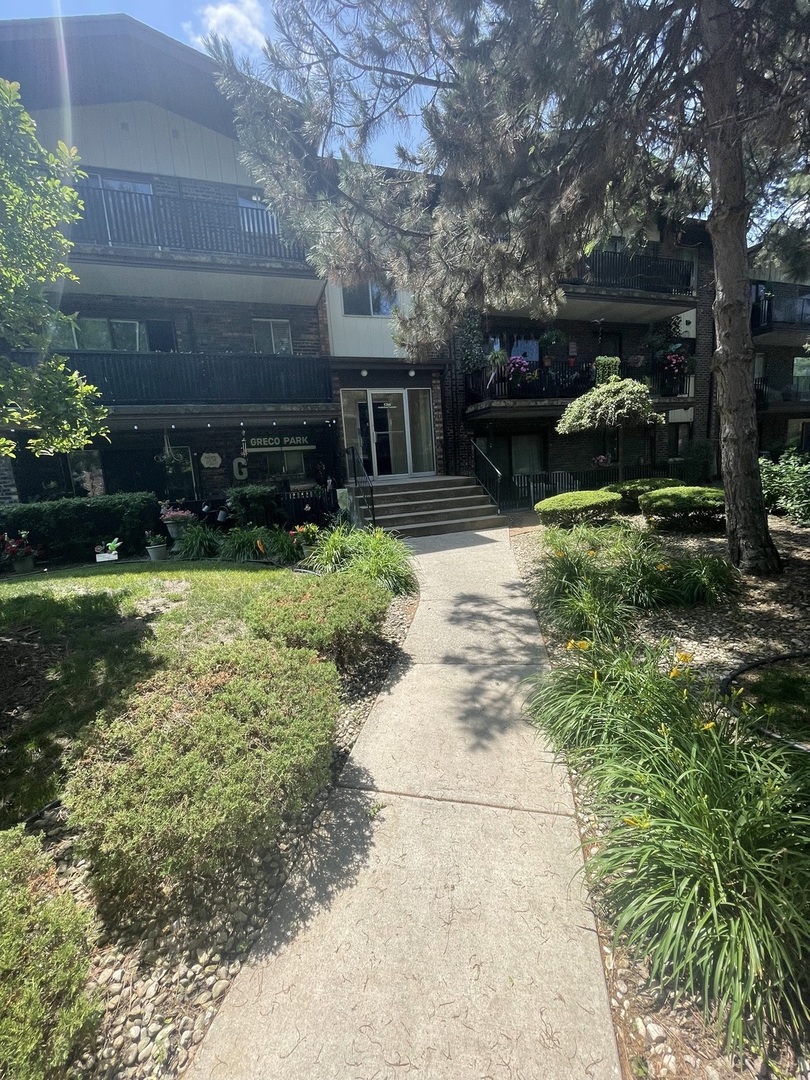 5204 Midlothian Turnpike #222, Crestwood, IL 60418