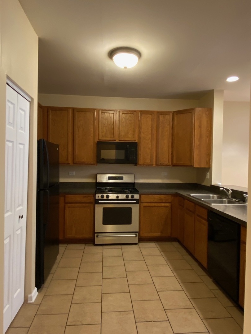 266 SPRINGBROOK Trail, Oswego, IL 60543