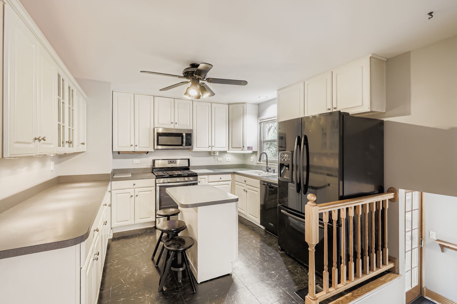 5904 Elm Street, Lisle, IL 60532