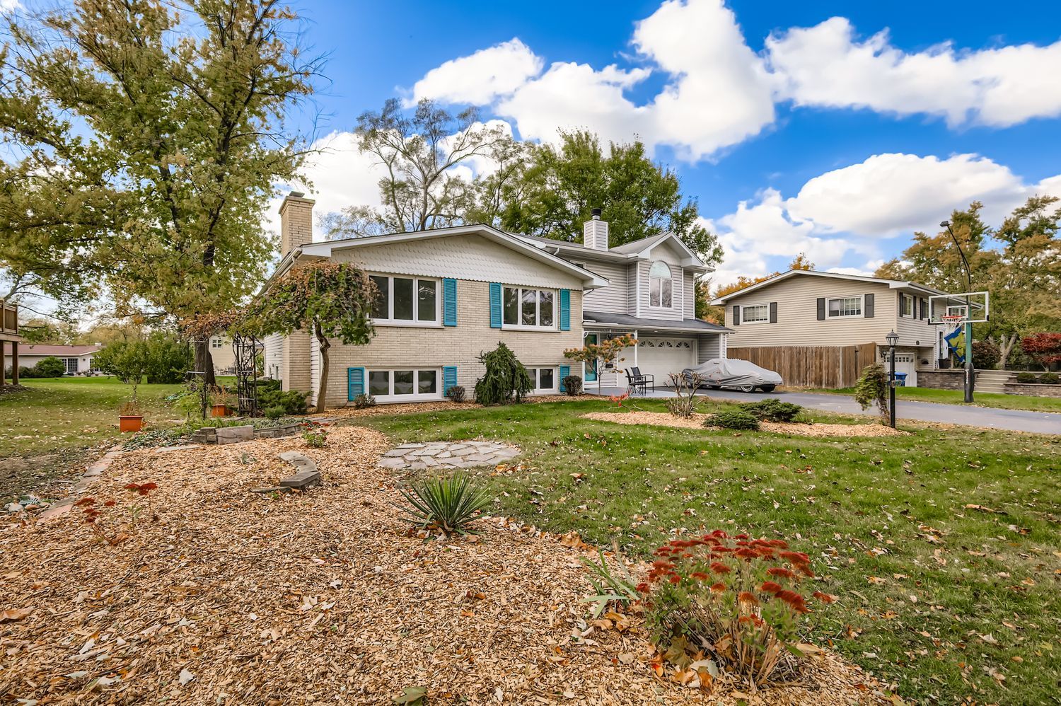 5904 Elm Street, Lisle, IL 60532