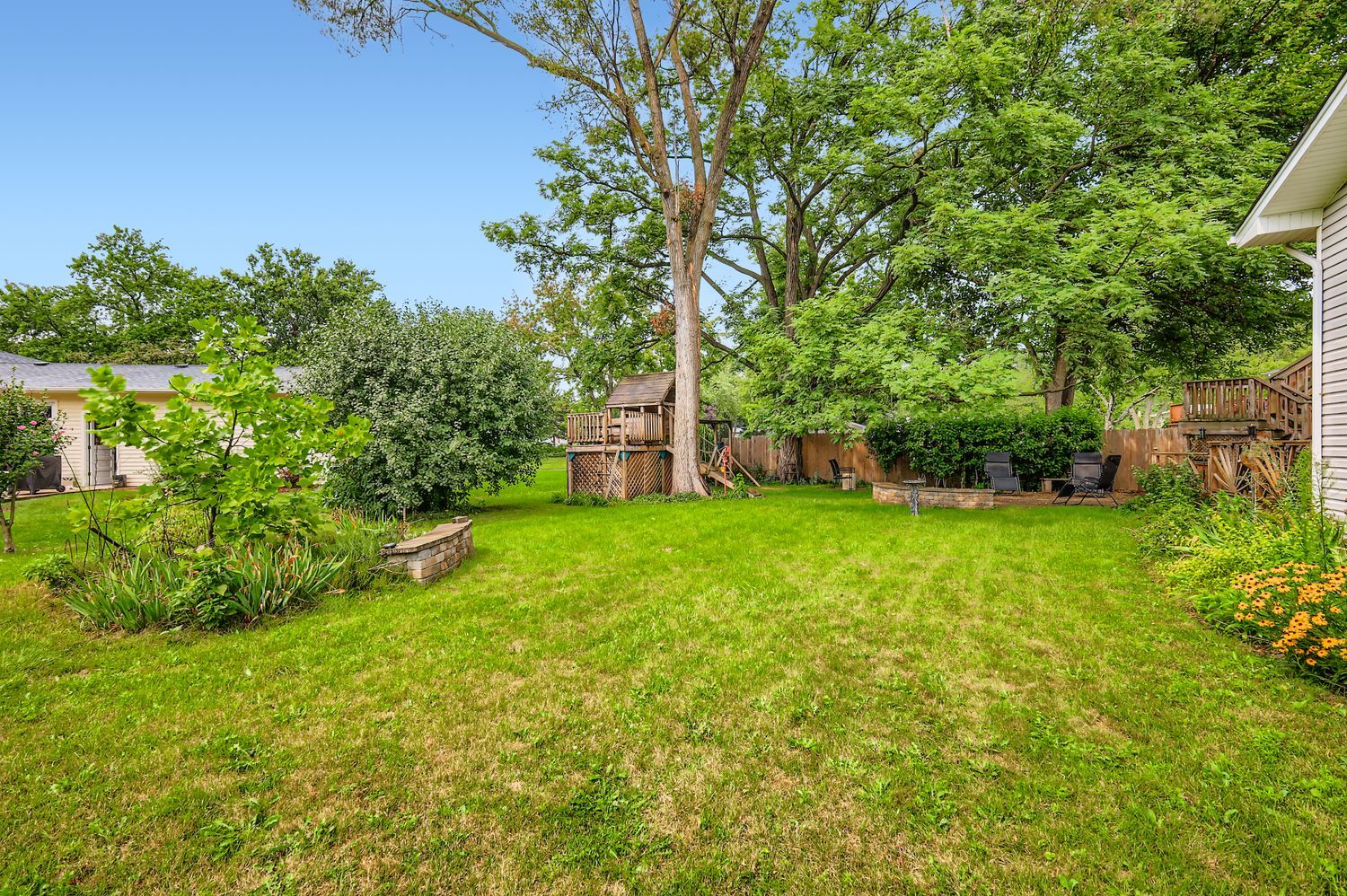 5904 Elm Street, Lisle, IL 60532