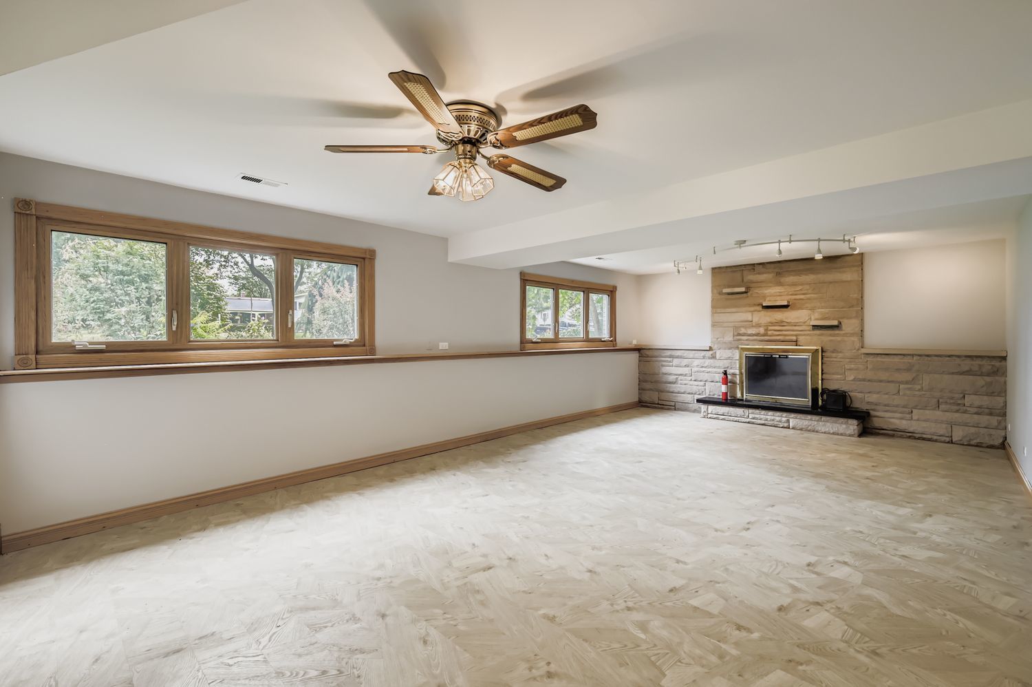 5904 Elm Street, Lisle, IL 60532