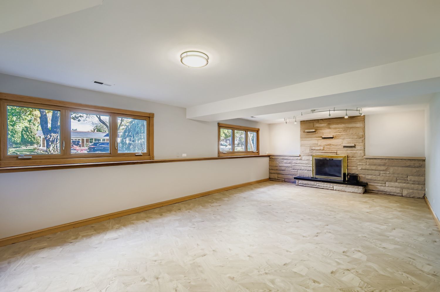 5904 Elm Street, Lisle, IL 60532