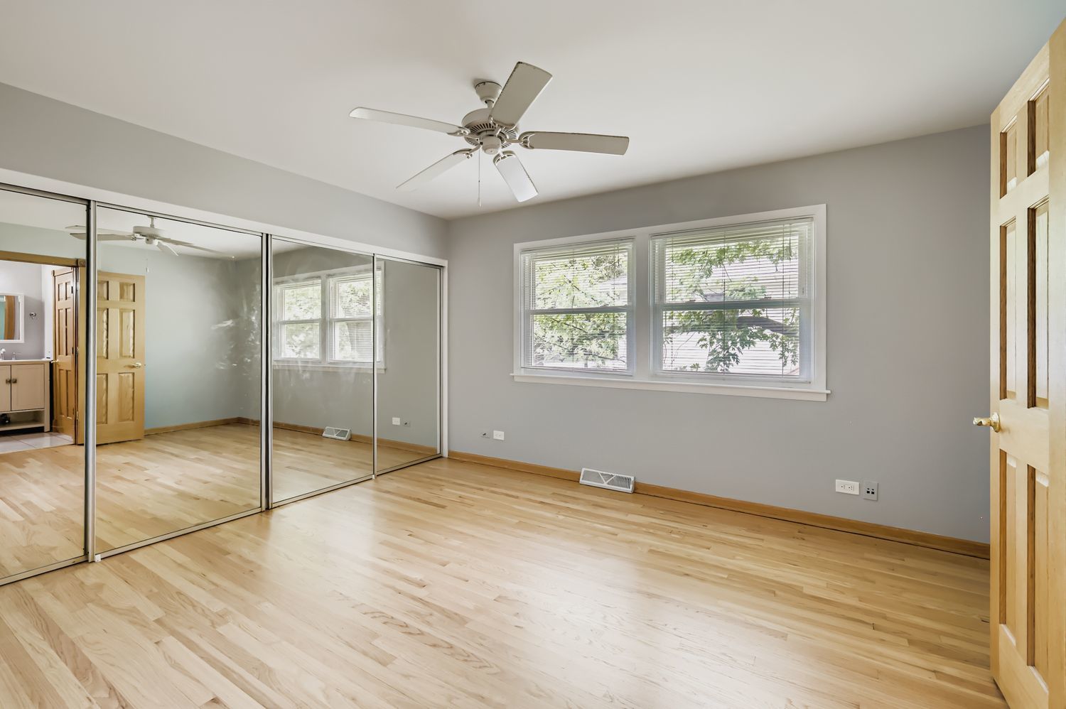 5904 Elm Street, Lisle, IL 60532