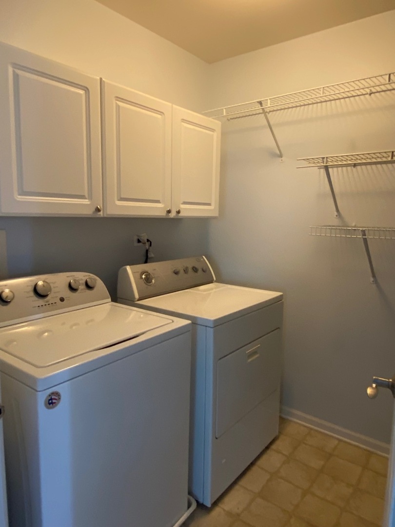 201 Springbrook Trail, Oswego, IL 60543