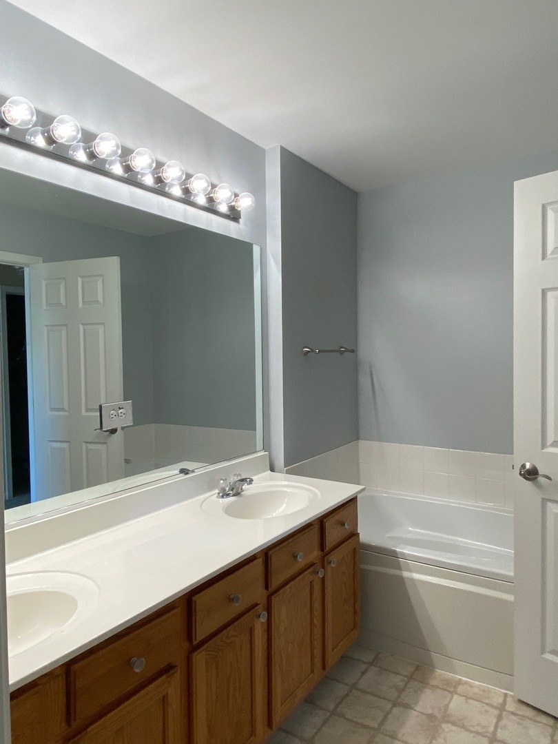 201 Springbrook Trail, Oswego, IL 60543