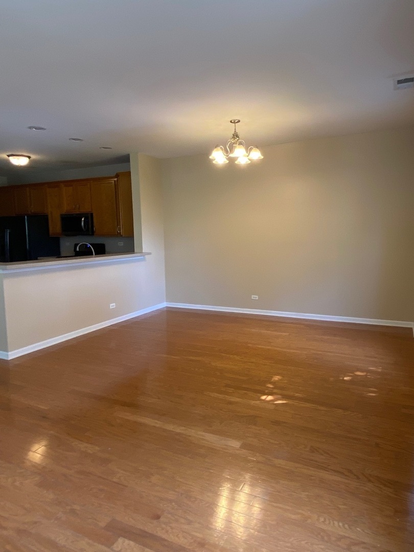 201 Springbrook Trail, Oswego, IL 60543