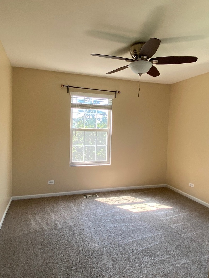 201 Springbrook Trail, Oswego, IL 60543