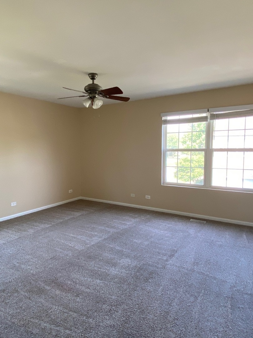201 Springbrook Trail, Oswego, IL 60543