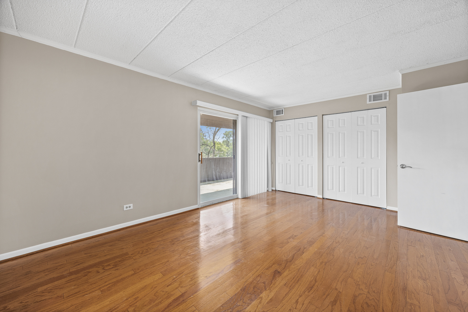 513 Timber Ridge Drive #308, Carol Stream, IL 60188