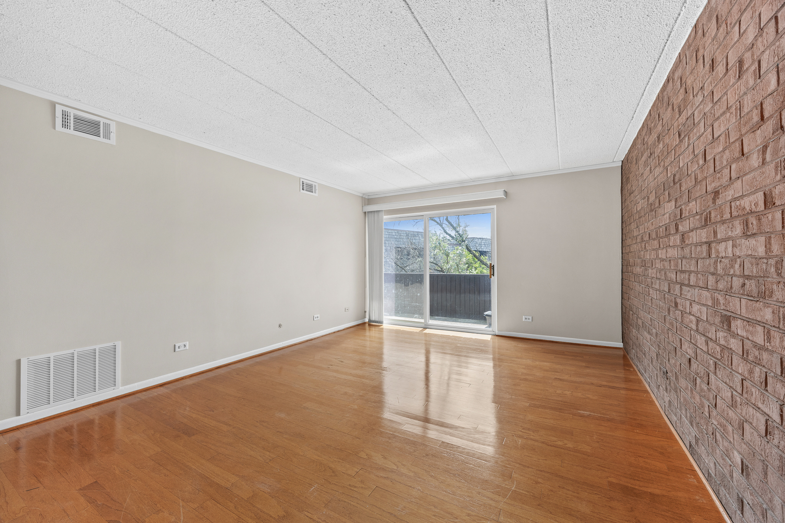 513 Timber Ridge Drive #308, Carol Stream, IL 60188