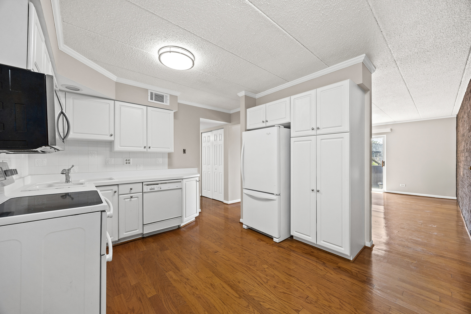 513 Timber Ridge Drive #308, Carol Stream, IL 60188