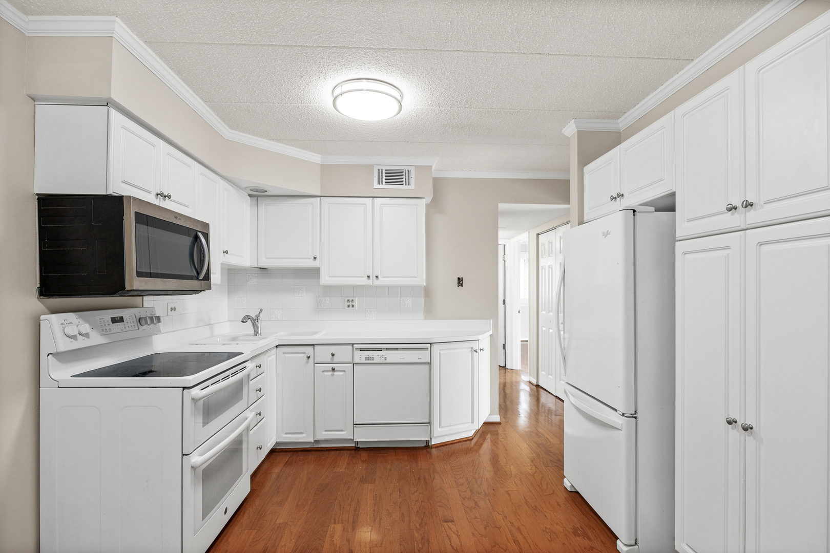 513 Timber Ridge Drive #308, Carol Stream, IL 60188