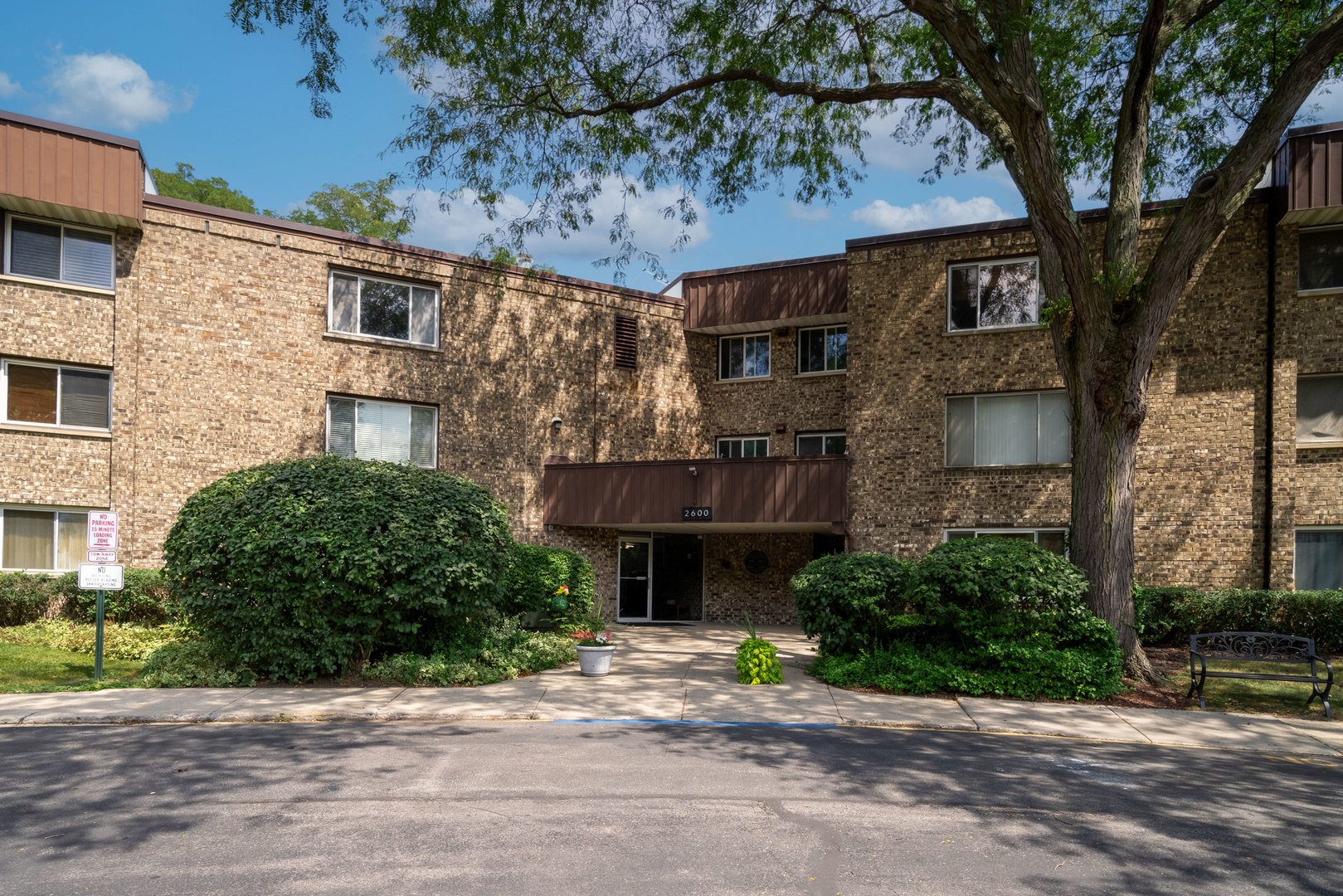 2600 Brookwood Way Drive #113A, Rolling Meadows, IL 60008