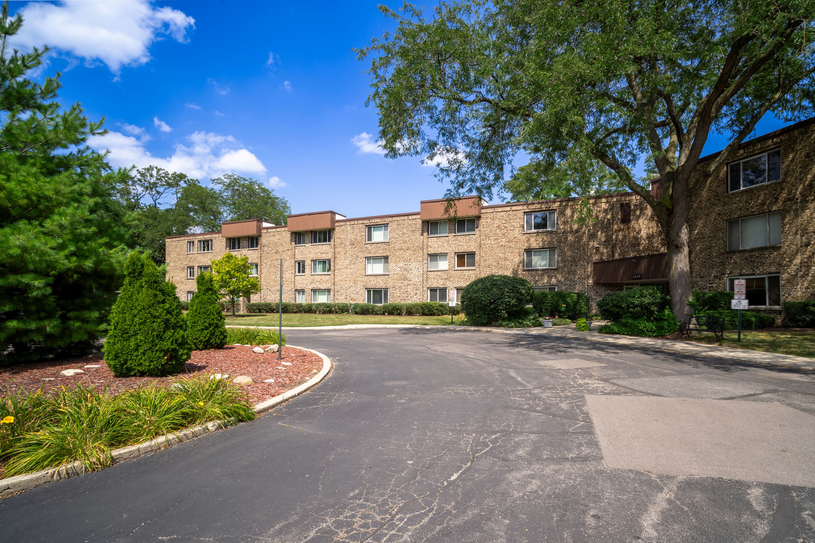 2600 Brookwood Way Drive #113A, Rolling Meadows, IL 60008