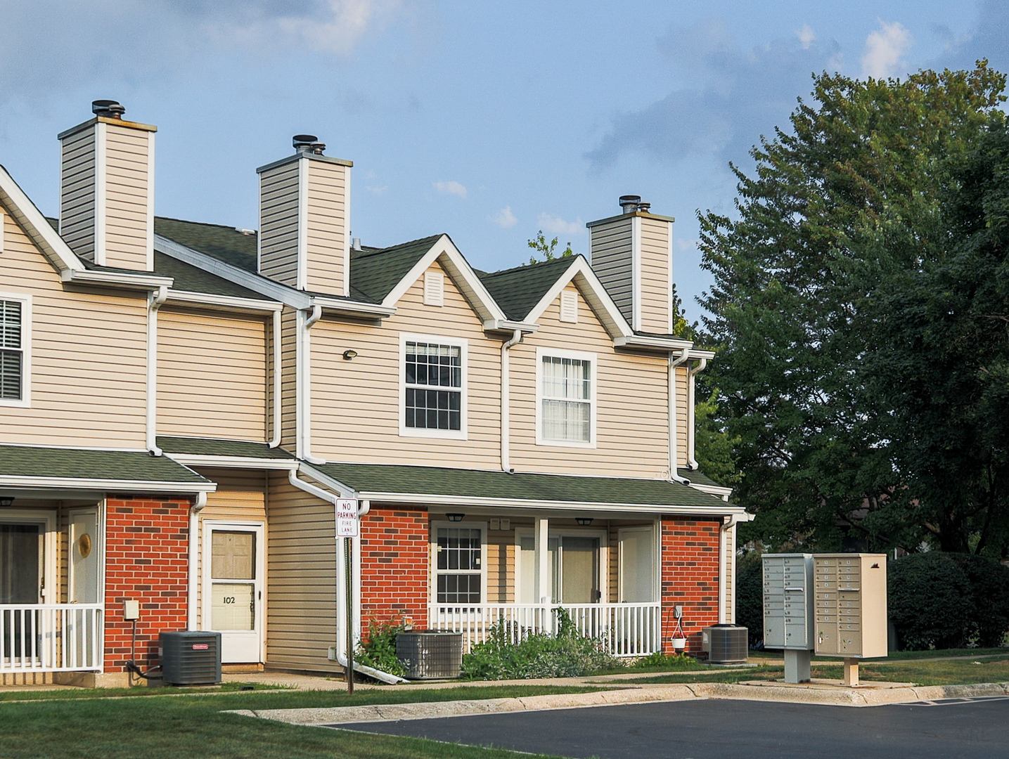 1285 WYNDHAM Lane #102, Palatine, IL 60074