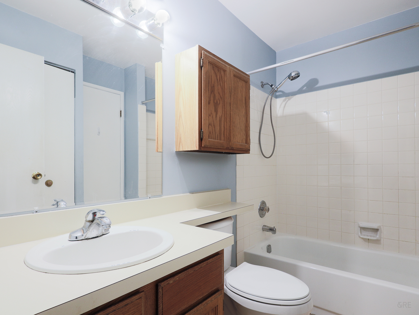1285 WYNDHAM Lane #102, Palatine, IL 60074