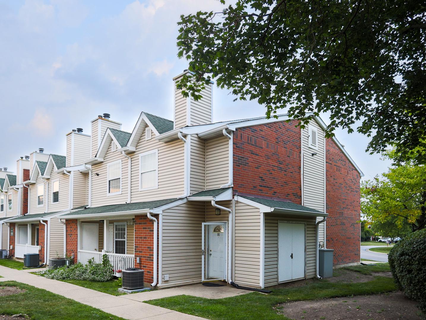 1285 WYNDHAM Lane #102, Palatine, IL 60074