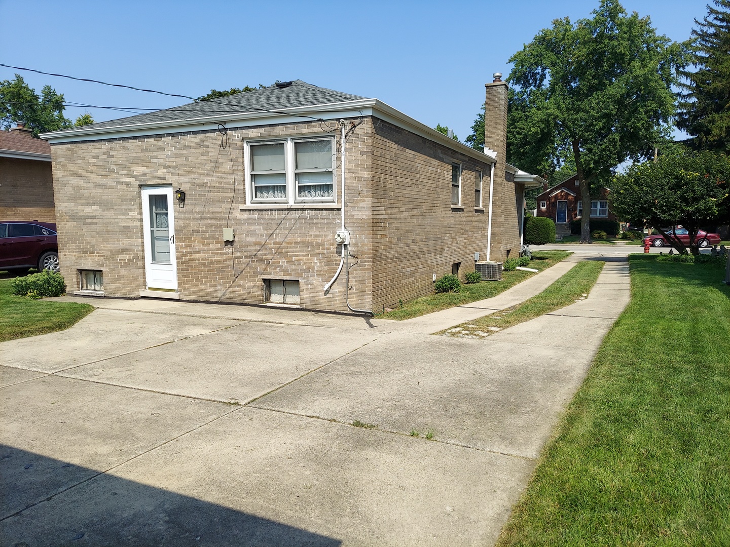 326 Kemman Avenue, La Grange Park, IL 60526