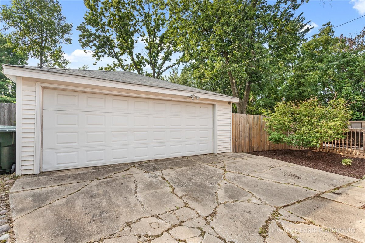 18530 Stedhall Road, Homewood, IL 60430