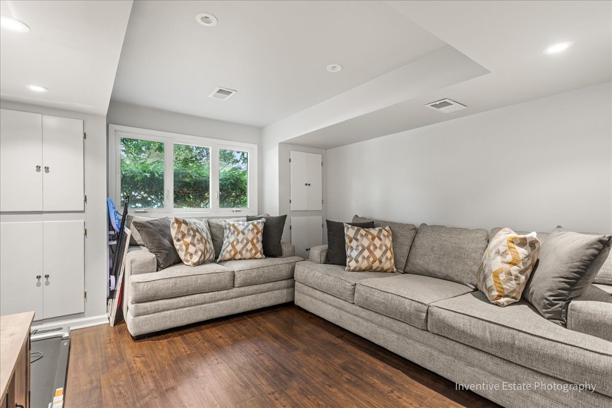 18530 Stedhall Road, Homewood, IL 60430