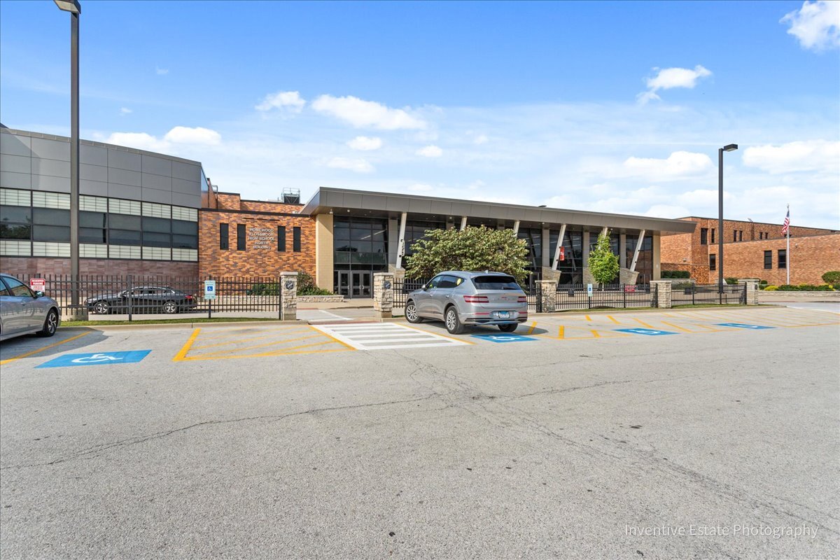 18530 Stedhall Road, Homewood, IL 60430