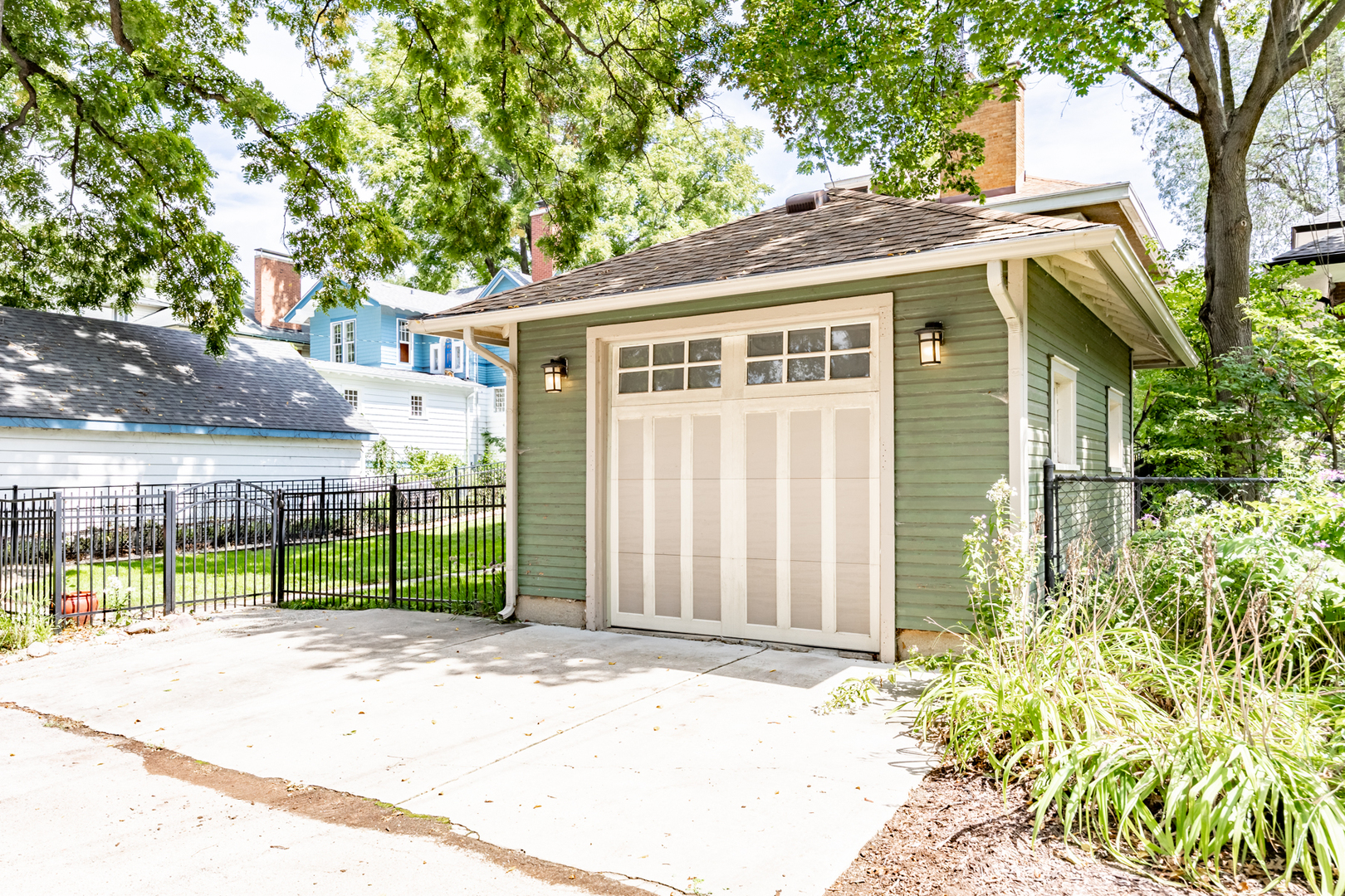 1024 N Spring Street, Elgin, IL 60120
