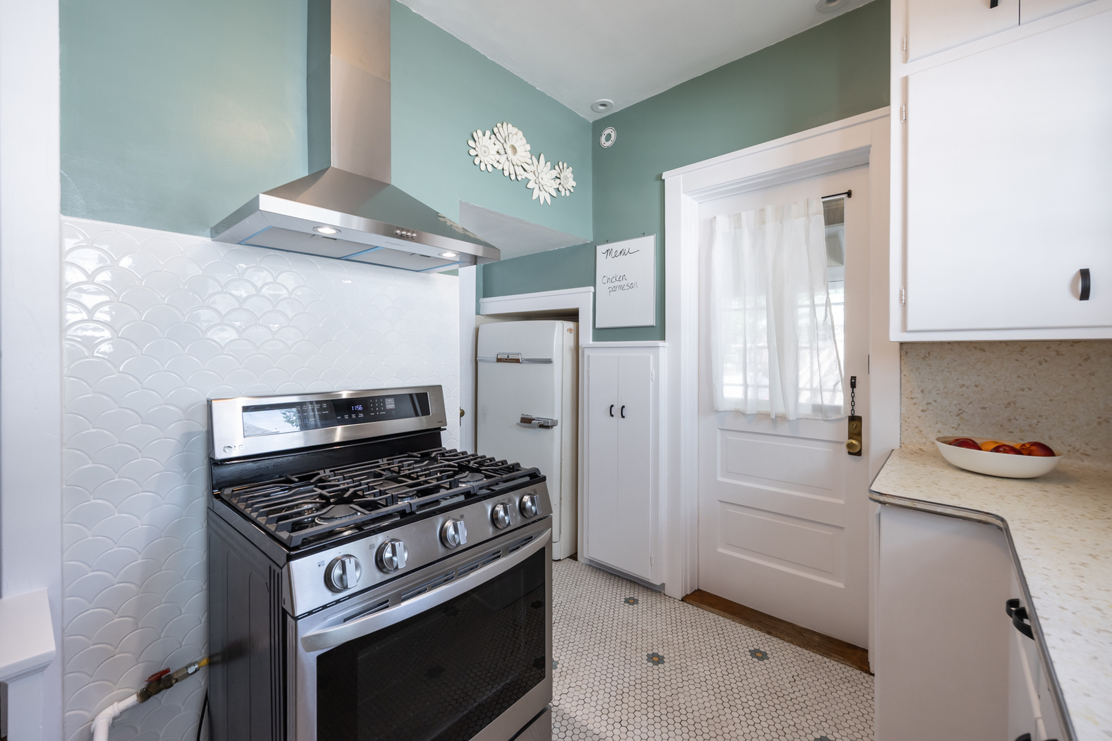 1024 N Spring Street, Elgin, IL 60120